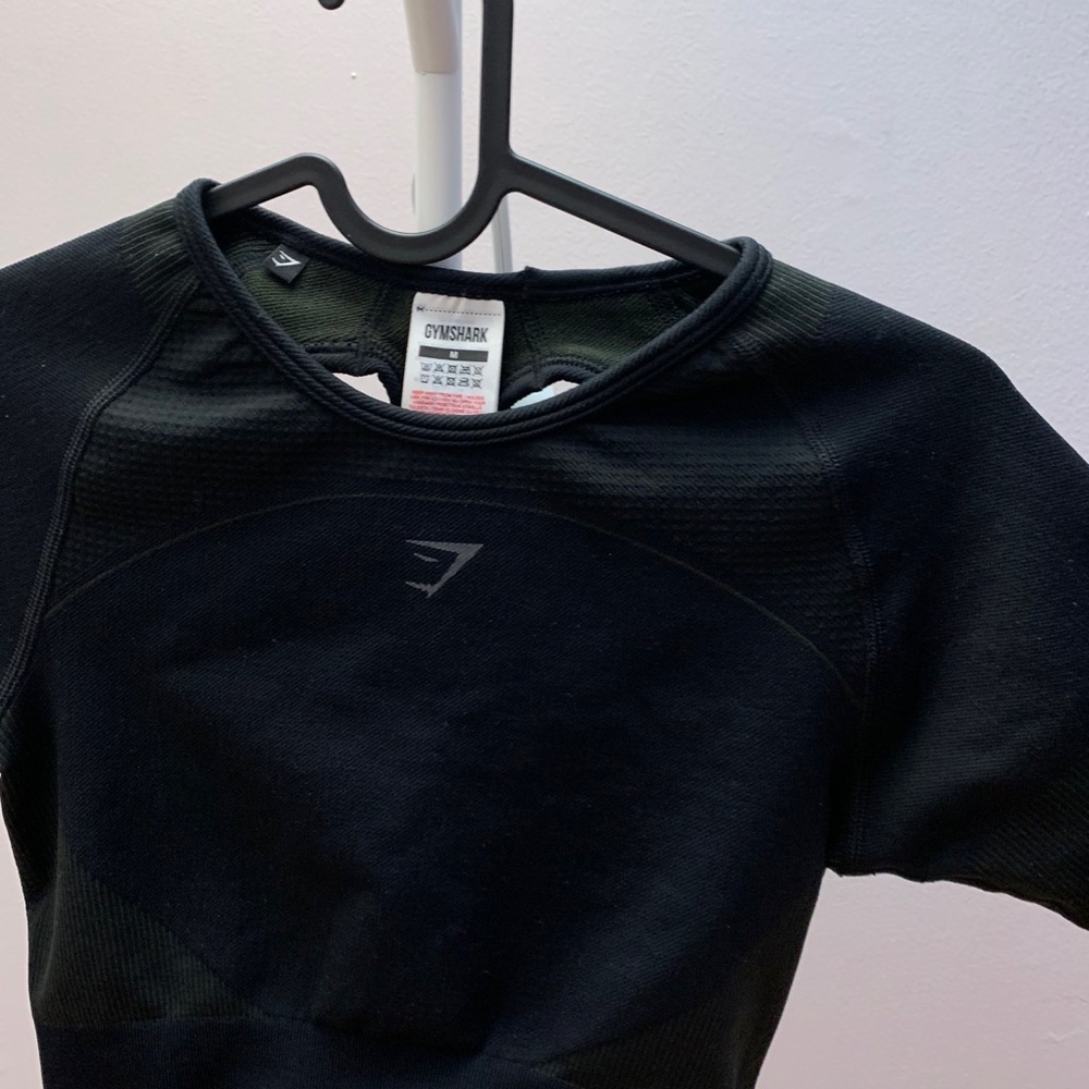 Gymshark black top